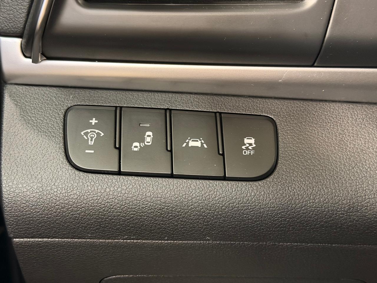 2020 Hyundai Elantra Preferred w/Sun & Safety+New Tires+CLEAN CARFAX++ Photo52
