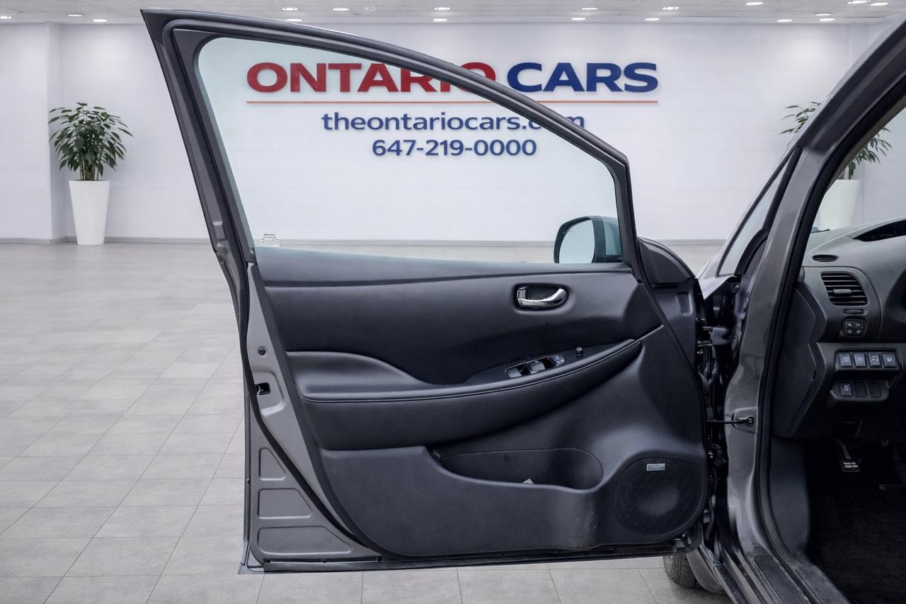 2016 Nissan Leaf SV Photo