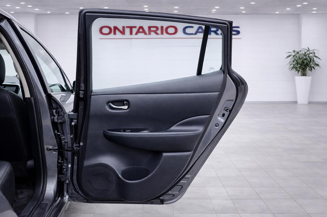 2016 Nissan Leaf SV Photo