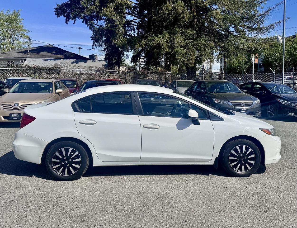 2012 Honda Civic FINANCING AVAILABLE Photo4
