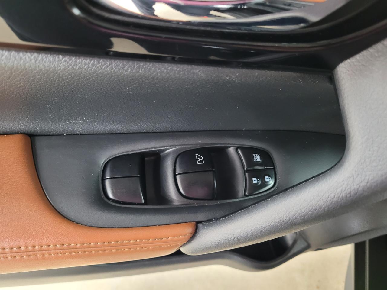 2017 Nissan Rogue S Photo