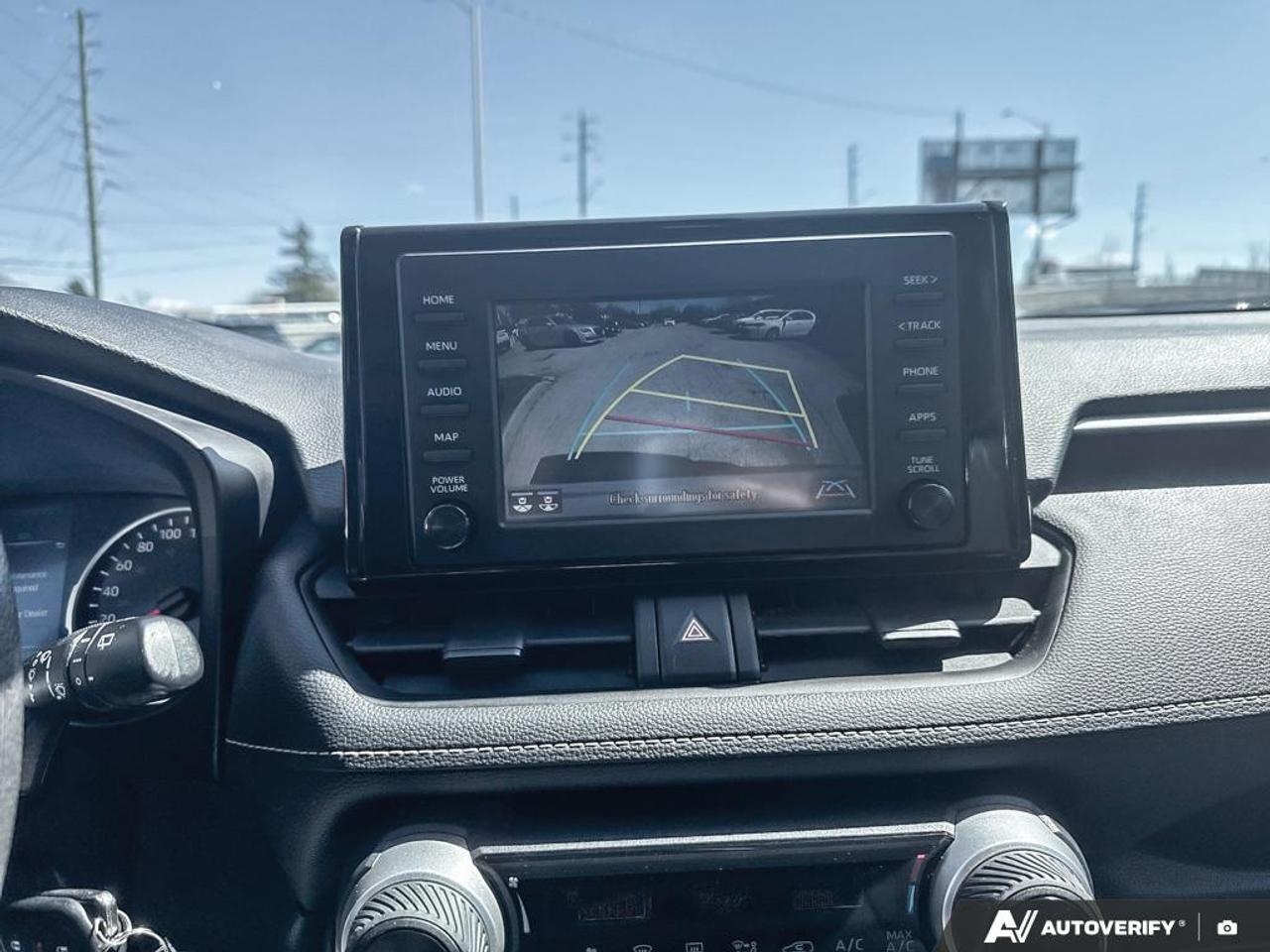 2022 Toyota RAV4 LE / NO ACCIDENTS / HTD SEATS / AWD / BLUETOOTH Photo