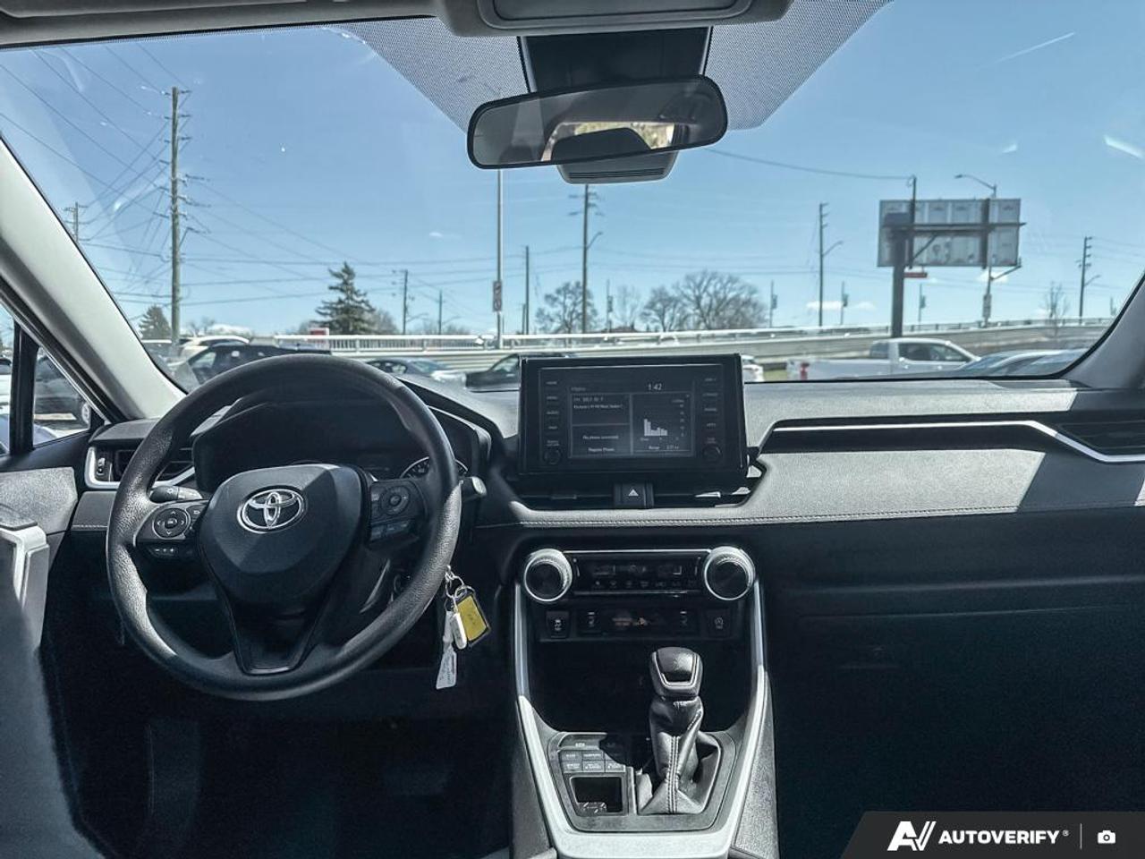 2022 Toyota RAV4 LE / NO ACCIDENTS / HTD SEATS / AWD / BLUETOOTH Photo