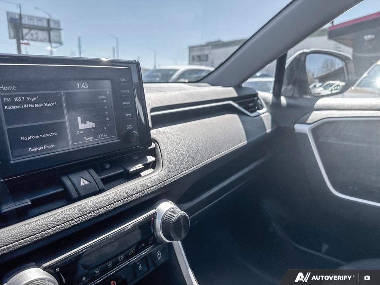 2022 Toyota RAV4 LE / NO ACCIDENTS / HTD SEATS / AWD / BLUETOOTH Photo