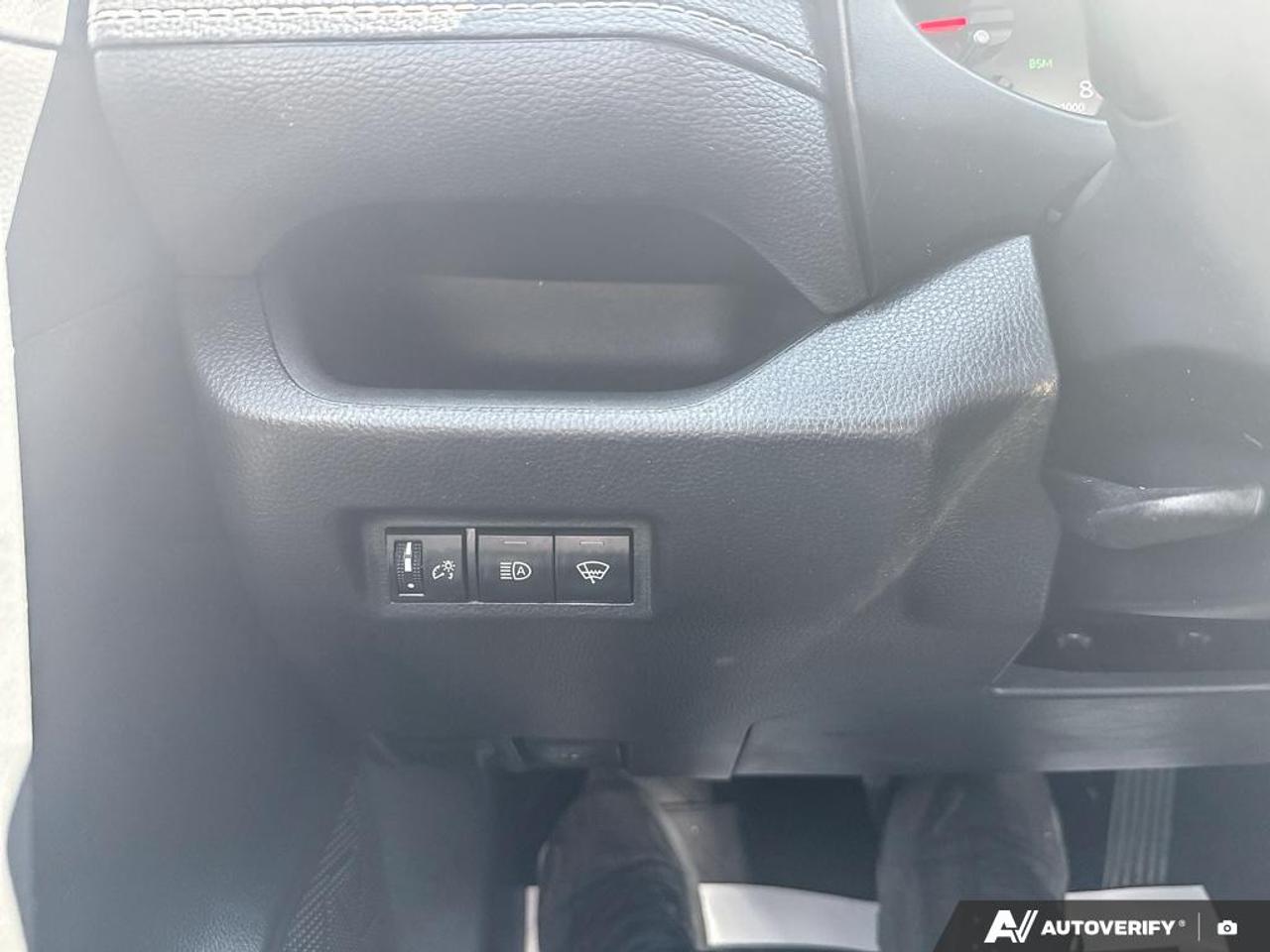 2022 Toyota RAV4 LE / NO ACCIDENTS / HTD SEATS / AWD / BLUETOOTH Photo