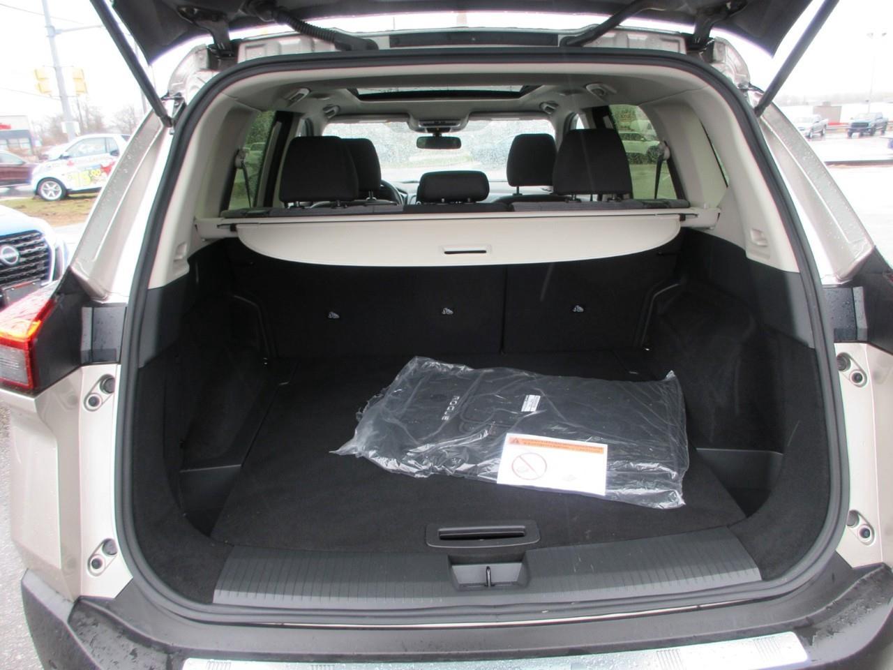 2023 Nissan Rogue  Photo4