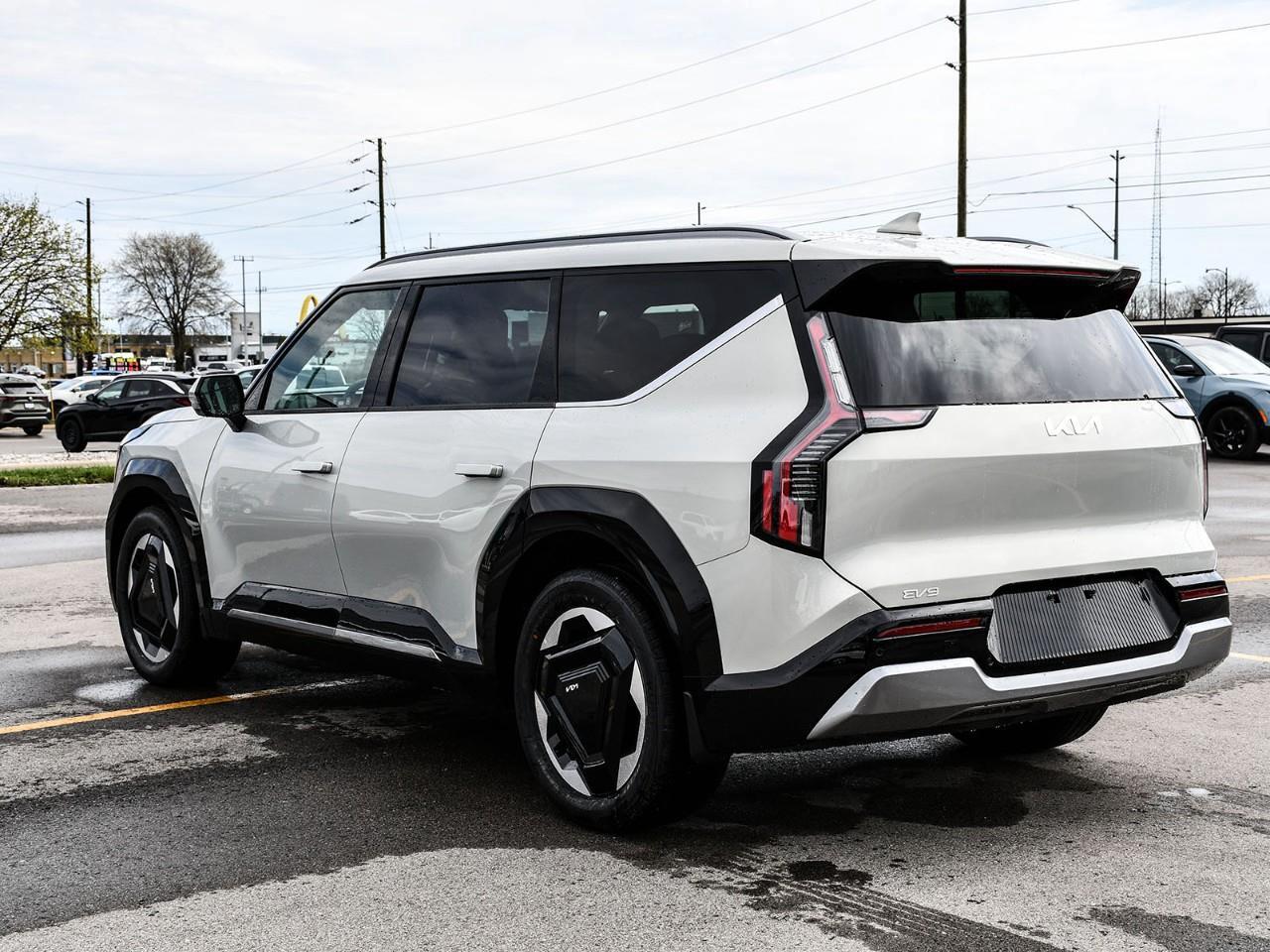 2026 Kia EV9 2026 Kia EV9 – Land w/Plus Package Photo