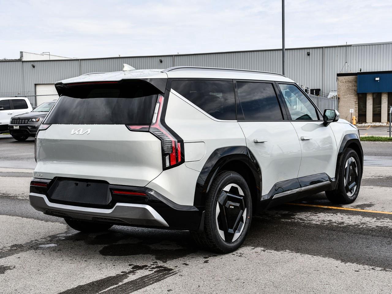 2026 Kia EV9 2026 Kia EV9 – Land w/Plus Package Photo