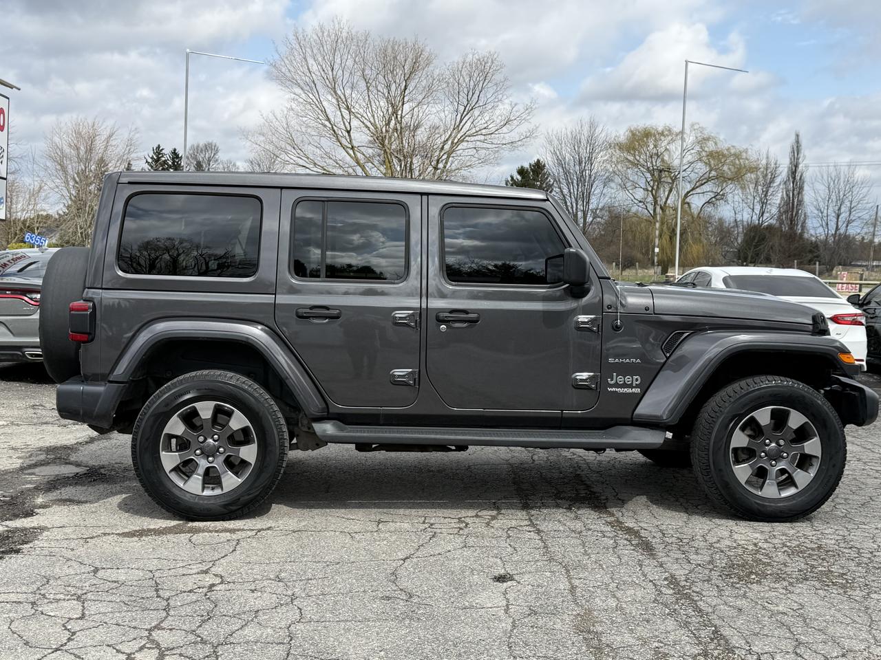 2020 Jeep Wrangler Unlimited Sahara Diesel LEATHER LOADED Photo