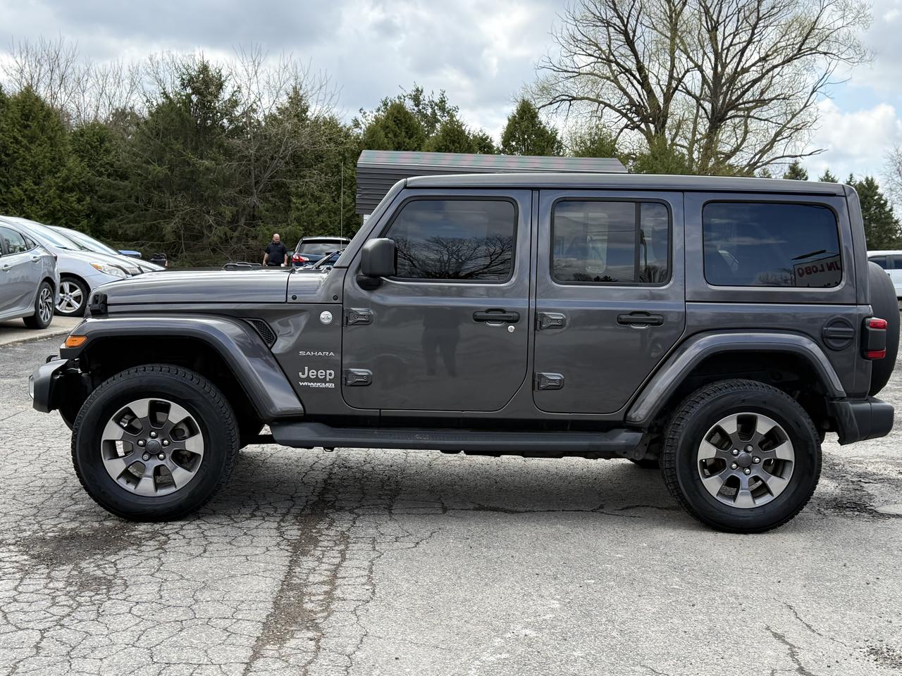2020 Jeep Wrangler Unlimited Sahara Diesel LEATHER LOADED Photo