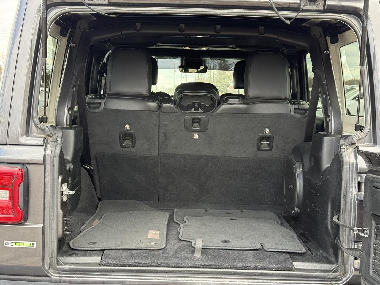 2020 Jeep Wrangler Unlimited Sahara Diesel LEATHER LOADED Photo