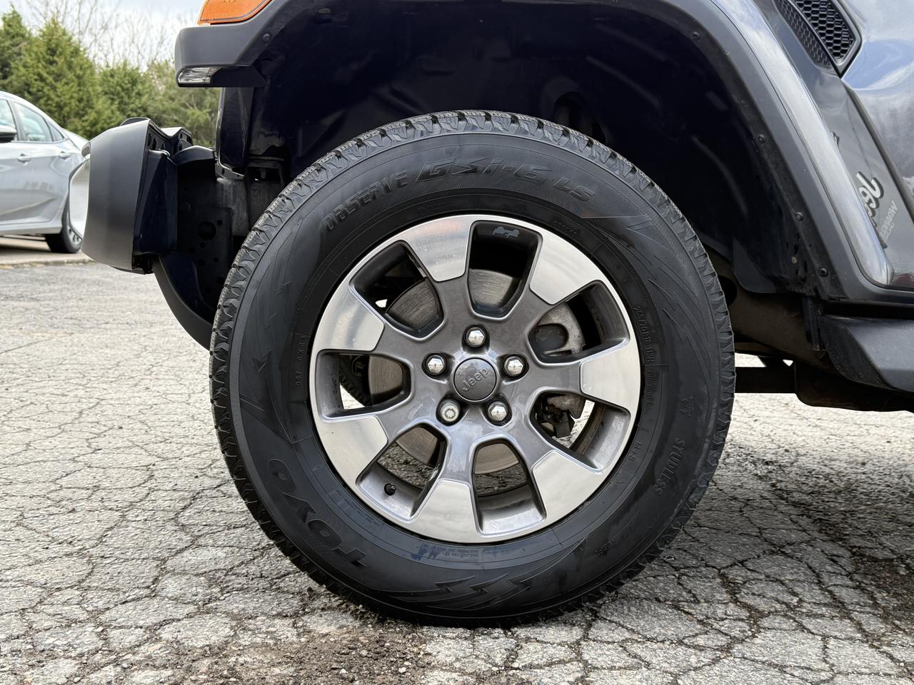 2020 Jeep Wrangler Unlimited Sahara Diesel LEATHER LOADED Photo