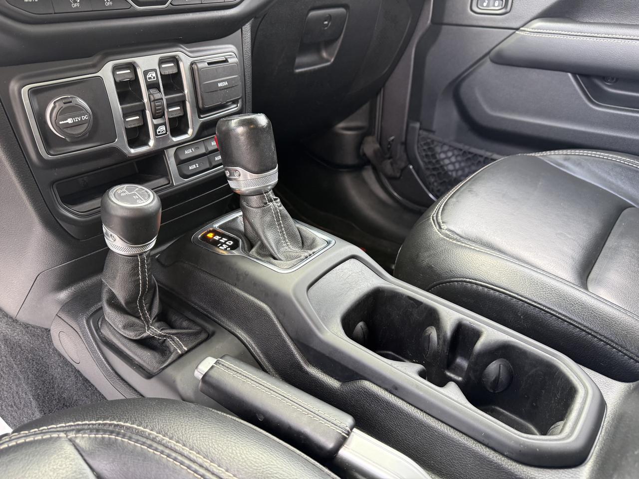 2020 Jeep Wrangler Unlimited Sahara Diesel LEATHER LOADED Photo