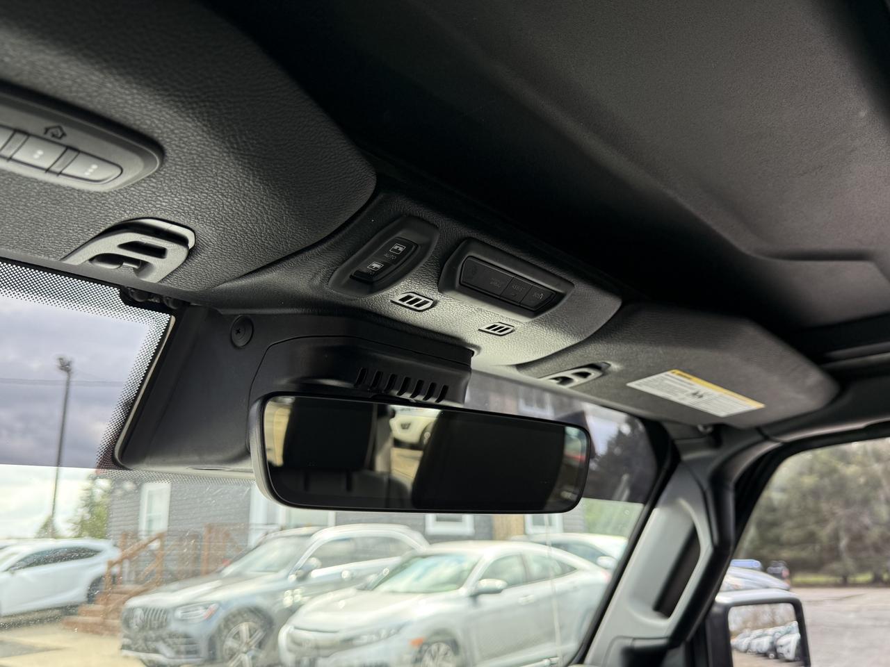 2020 Jeep Wrangler Unlimited Sahara Diesel LEATHER LOADED Photo