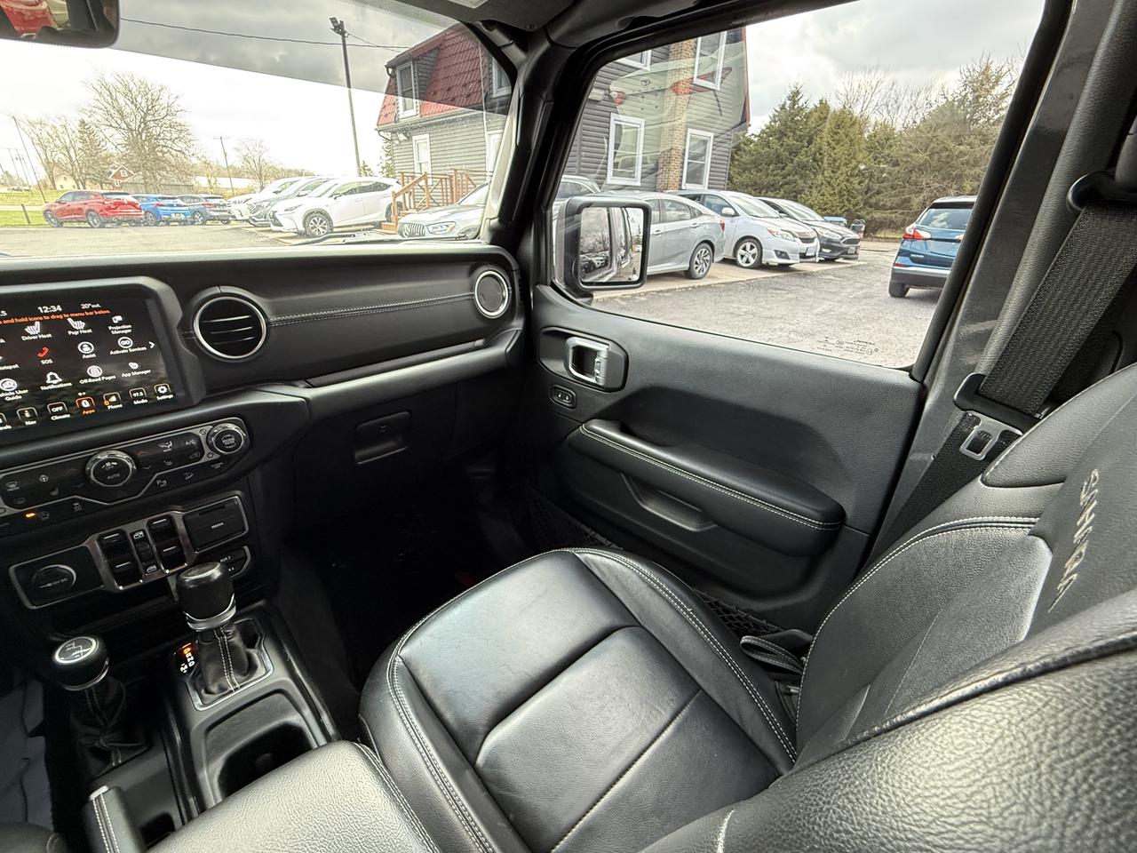 2020 Jeep Wrangler Unlimited Sahara Diesel LEATHER LOADED Photo
