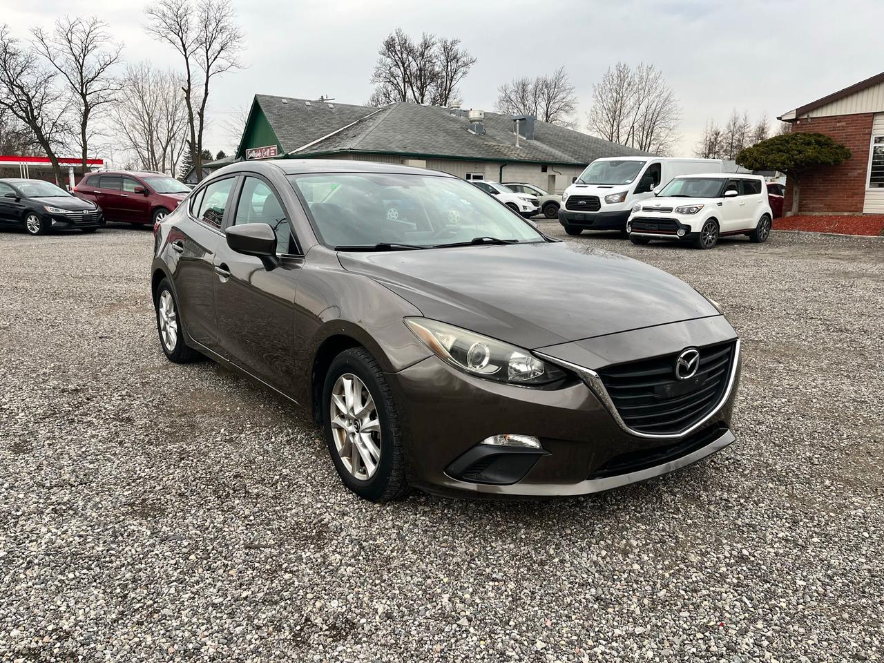 2014 Mazda MAZDA3 GS-SKY Photo