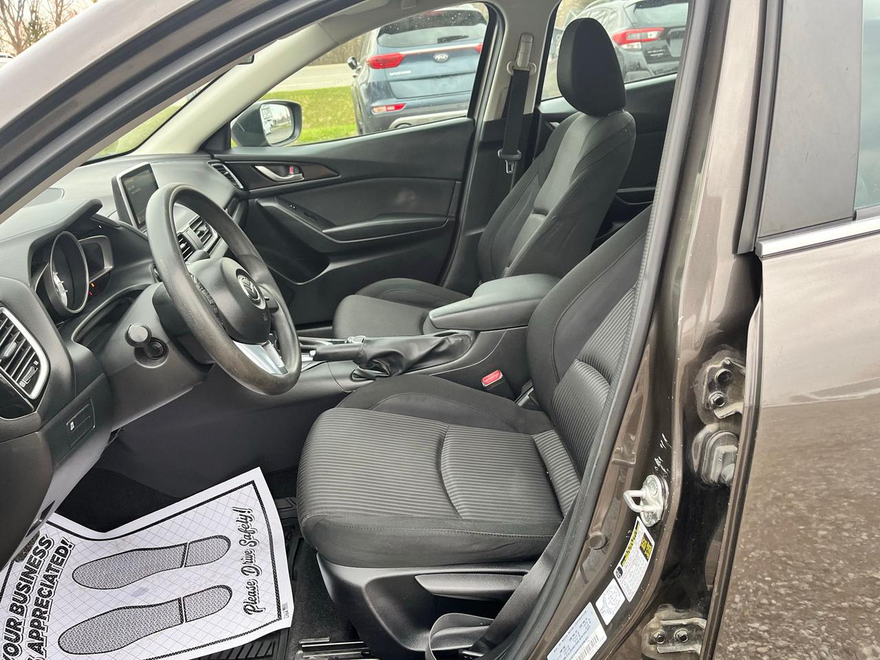 2014 Mazda MAZDA3 GS-SKY Photo