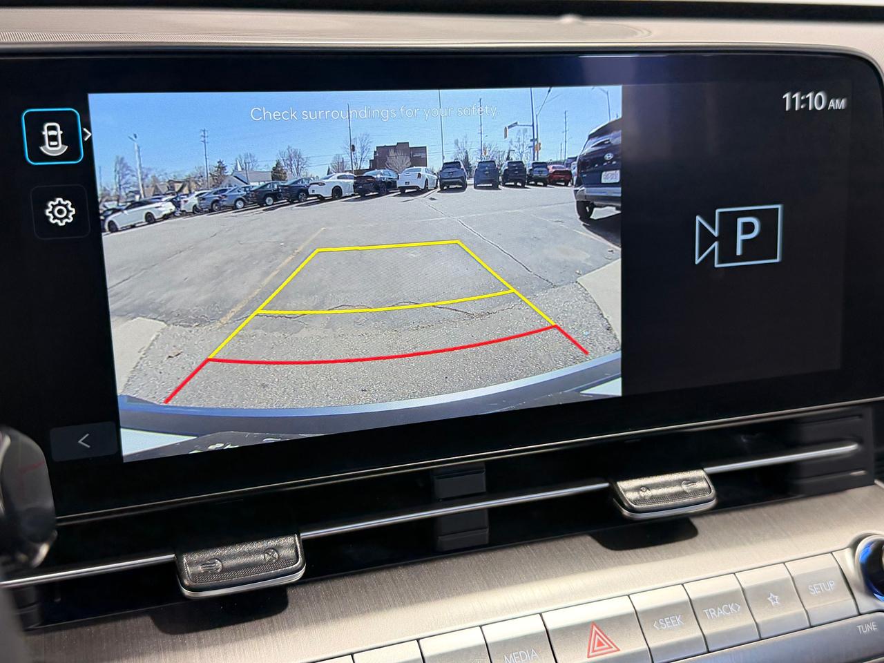 2025 Hyundai KONA Preferred Trend AWD+Roof+Drive Assist+CLEAN CARFAX Photo