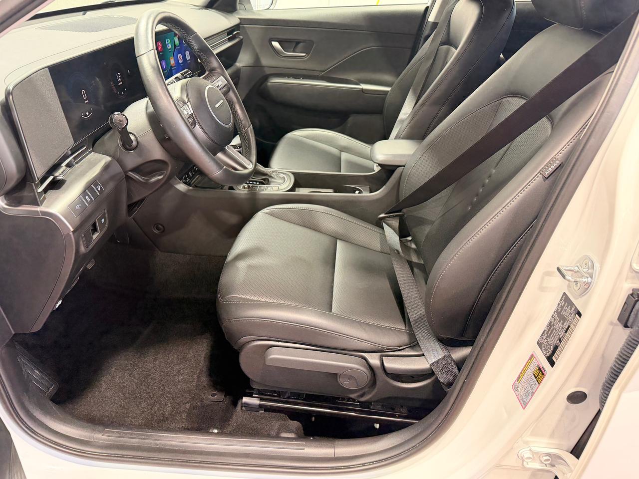 2025 Hyundai KONA Preferred Trend AWD+Roof+Drive Assist+CLEAN CARFAX Photo