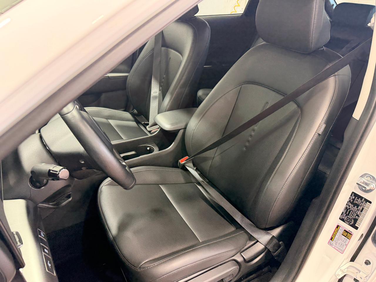 2025 Hyundai KONA Preferred Trend AWD+Roof+Drive Assist+CLEAN CARFAX Photo23