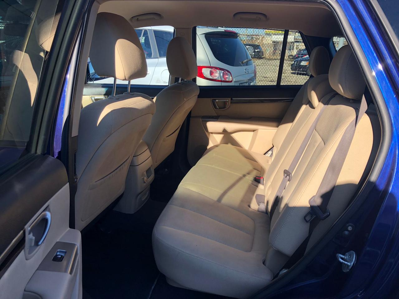 2010 Hyundai Santa Fe FWD 4dr V6 Auto GL Photo