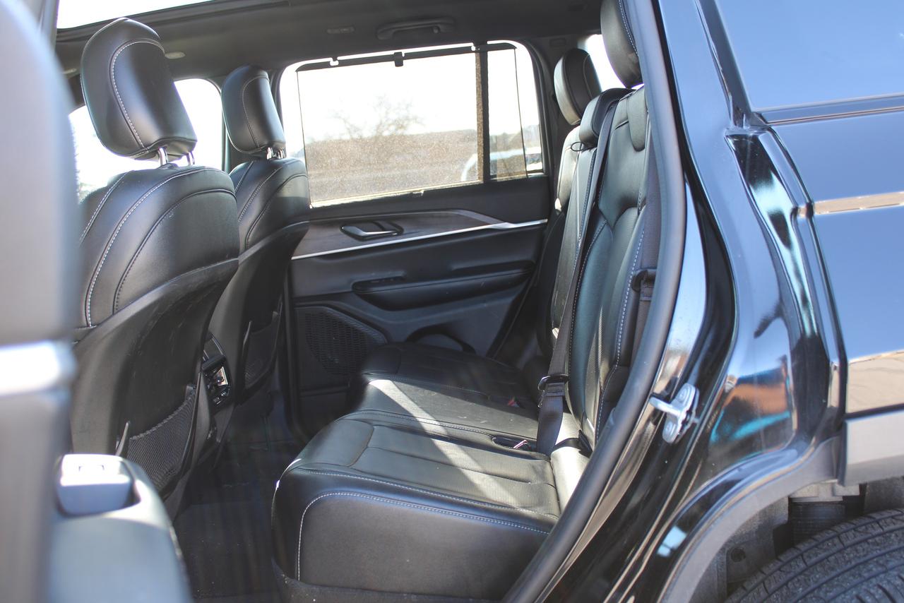 2024 Jeep Grand Cherokee LIMITED 4X4 Photo