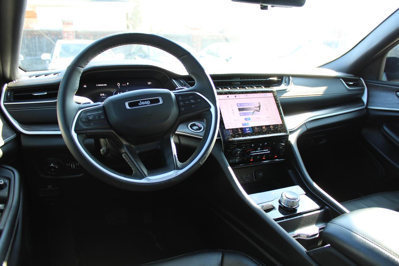 2024 Jeep Grand Cherokee LIMITED 4X4 Photo