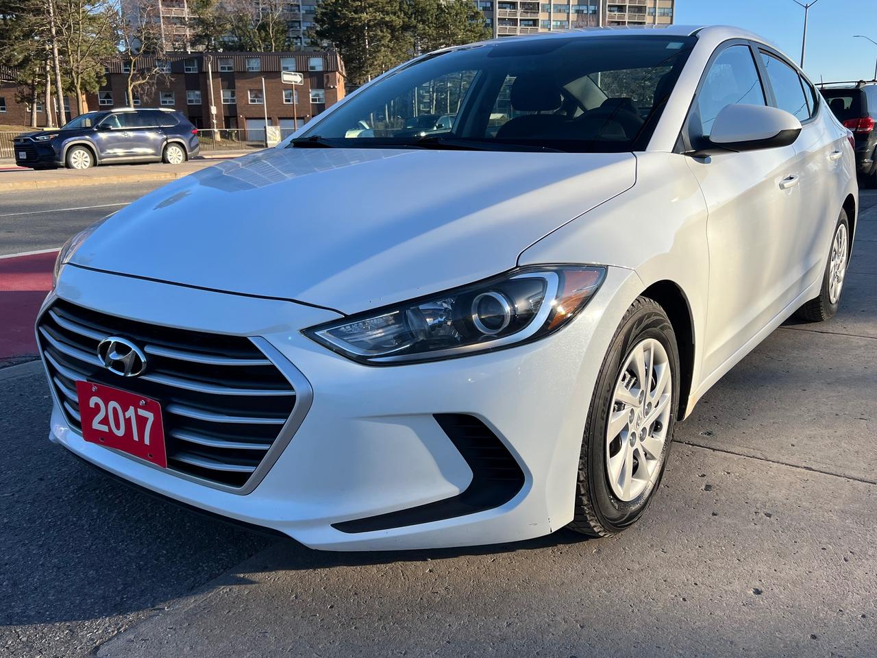 2017 Hyundai Elantra EXTRA CLEAN-BLUETOOTH-HEATED SEATS& MORE! Photo2
