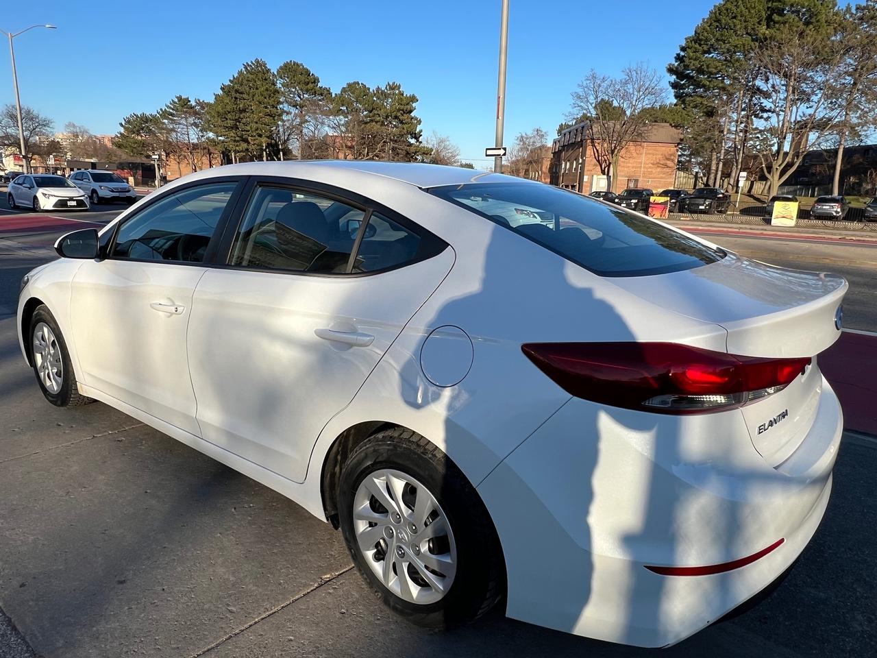 2017 Hyundai Elantra EXTRA CLEAN-BLUETOOTH-HEATED SEATS& MORE! Photo