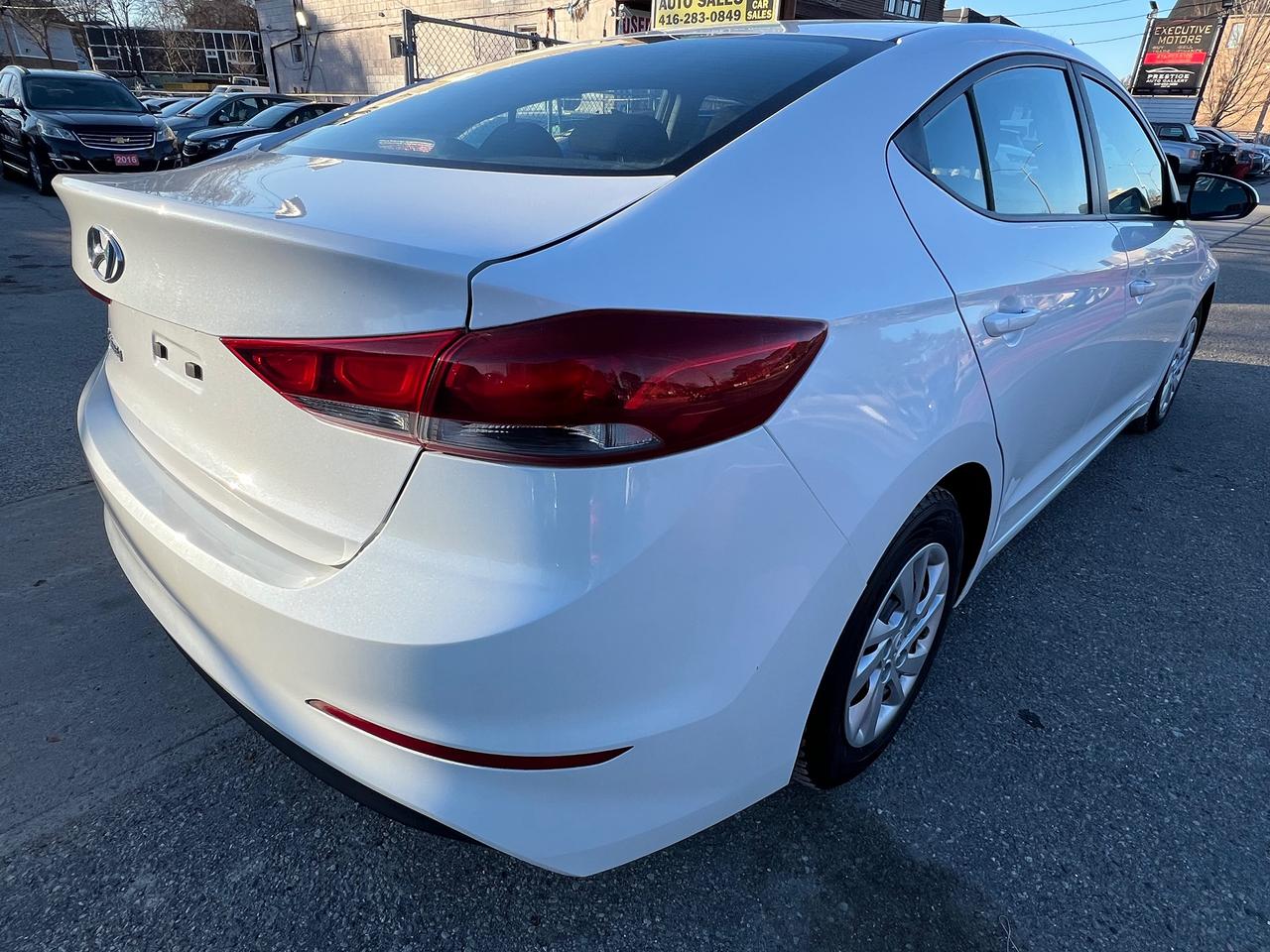 2017 Hyundai Elantra EXTRA CLEAN-BLUETOOTH-HEATED SEATS& MORE! Photo
