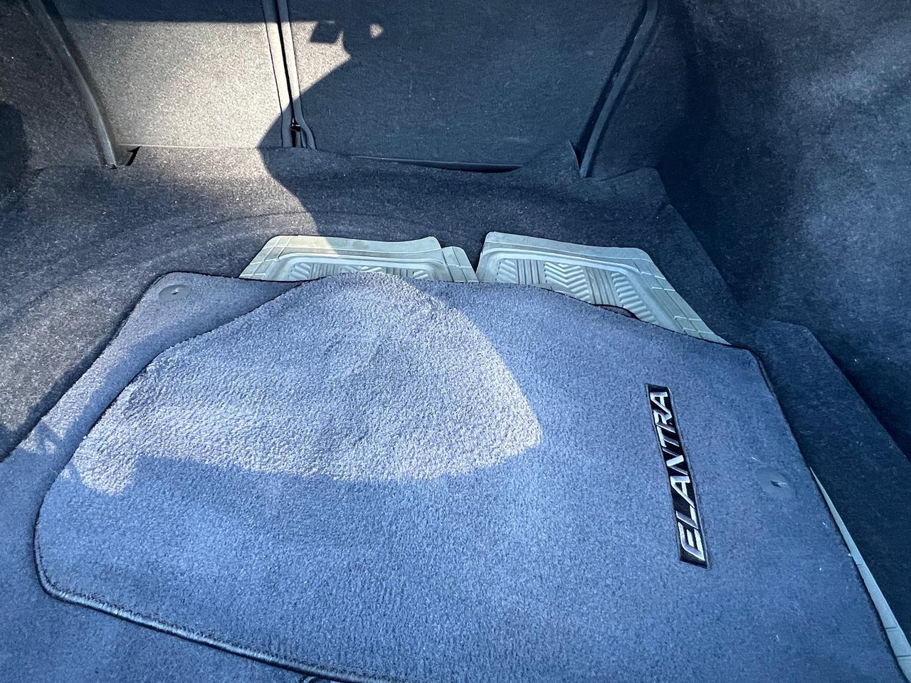 2017 Hyundai Elantra EXTRA CLEAN-BLUETOOTH-HEATED SEATS& MORE! Photo