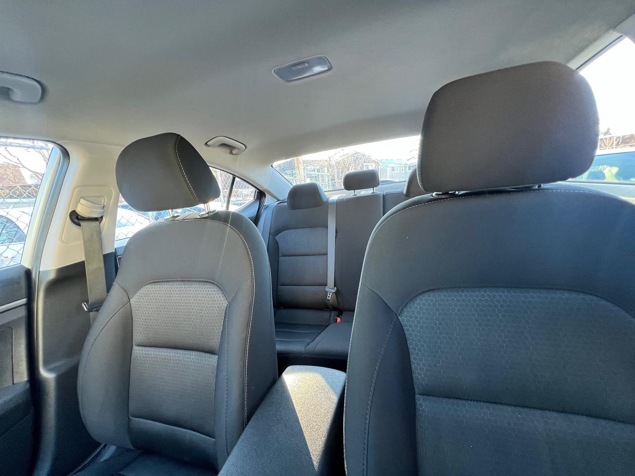 2017 Hyundai Elantra EXTRA CLEAN-BLUETOOTH-HEATED SEATS& MORE! Photo