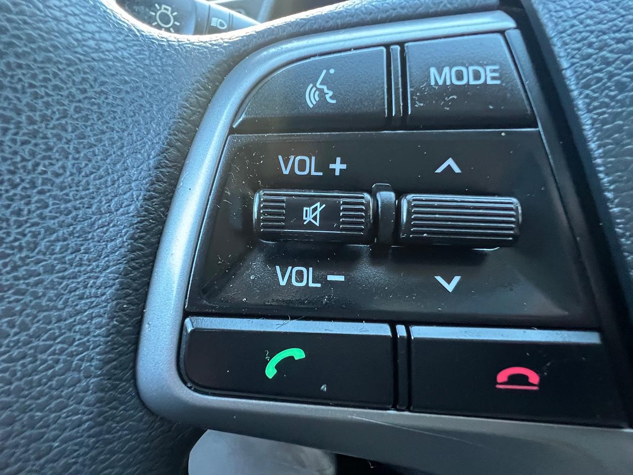 2017 Hyundai Elantra EXTRA CLEAN-BLUETOOTH-HEATED SEATS& MORE! Photo