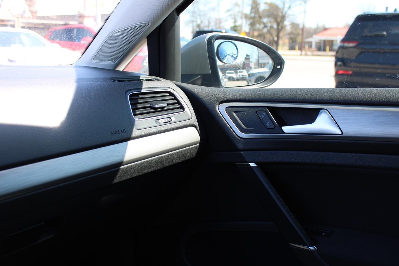 2017 Volkswagen Golf 5dr HB Auto 1.8 TSI Highline Photo