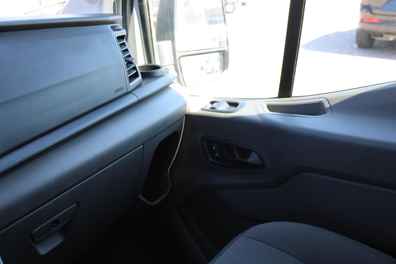 2022 Ford Transit XLT Photo