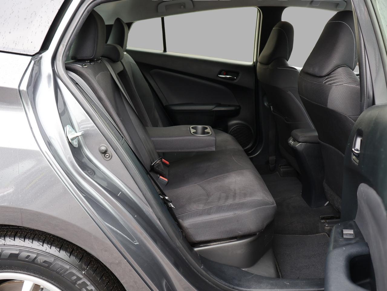 2021 Toyota Prius Prime LE CERTIFIED *ACCIDENT FREE* CAMERA BLUETOOTH HEATED SEATS/STEERING LANE CHANGE ALERT CRUISE ALLOYS Photo