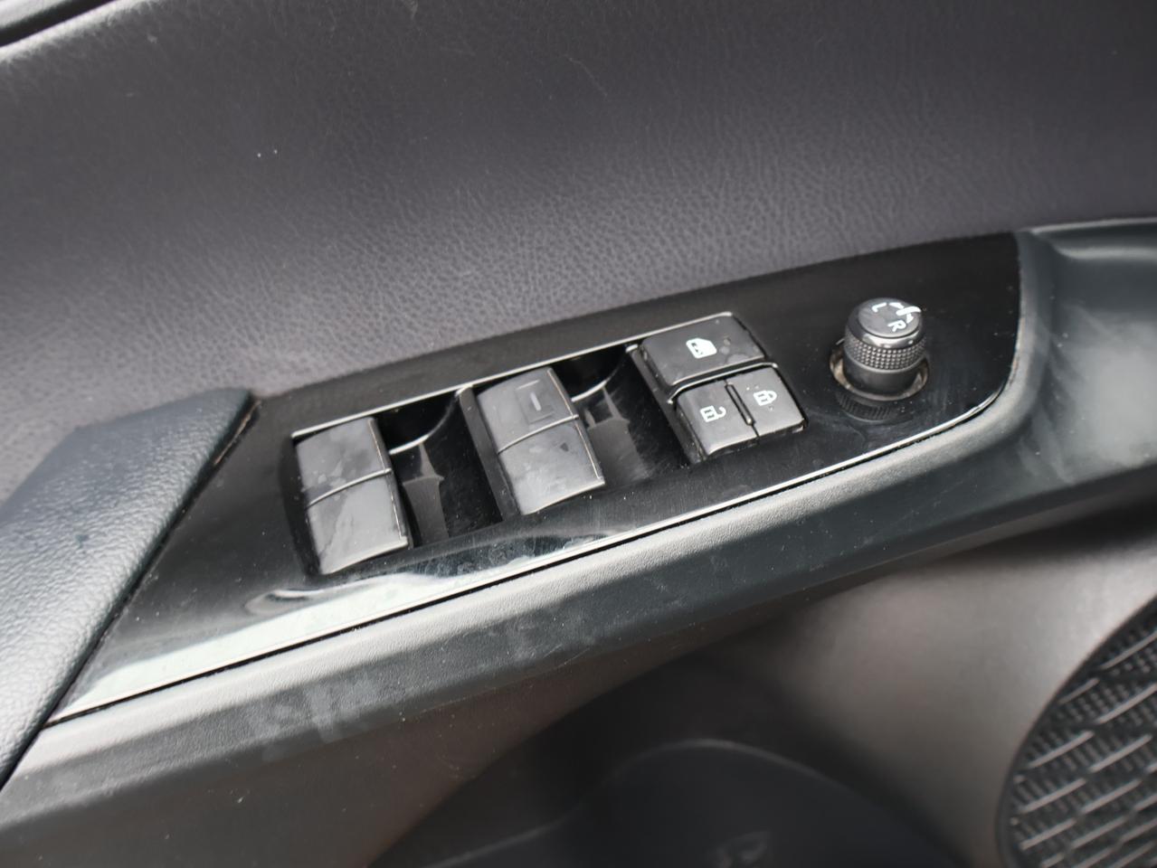 2021 Toyota Prius Prime LE CERTIFIED *ACCIDENT FREE* CAMERA BLUETOOTH HEATED SEATS/STEERING LANE CHANGE ALERT CRUISE ALLOYS Photo