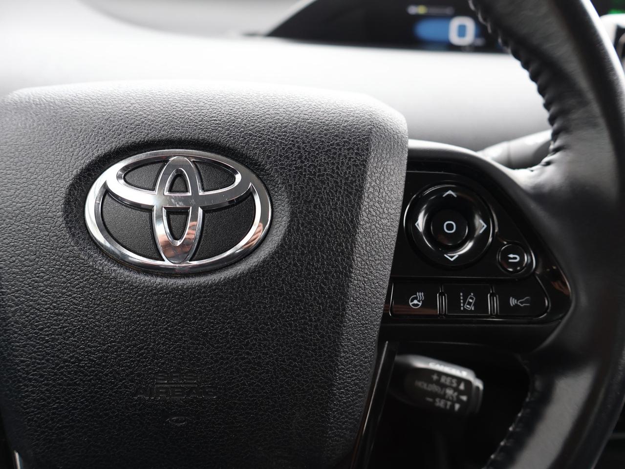 2021 Toyota Prius Prime LE CERTIFIED *ACCIDENT FREE* CAMERA BLUETOOTH HEATED SEATS/STEERING LANE CHANGE ALERT CRUISE ALLOYS Photo