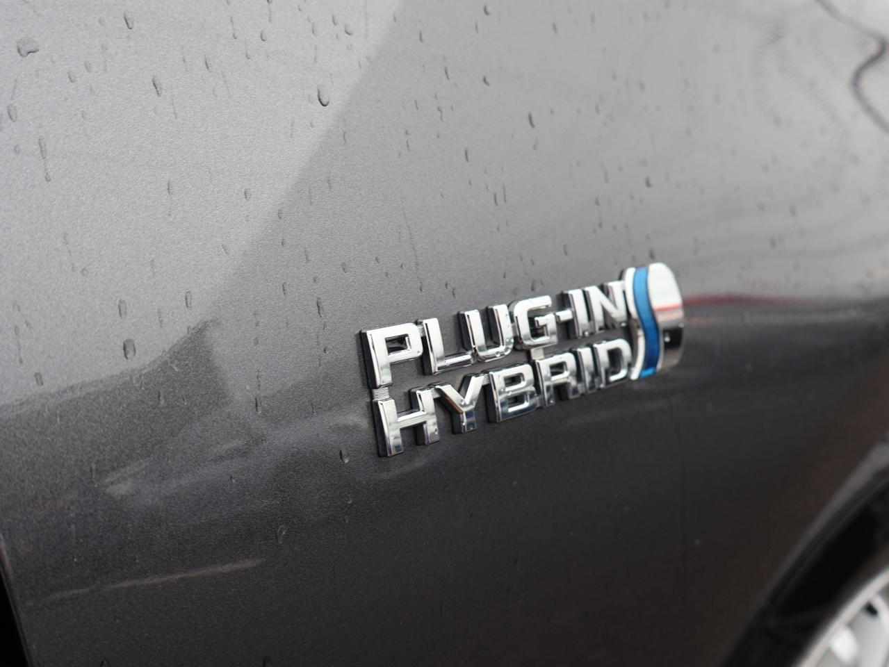 2021 Toyota Prius Prime LE CERTIFIED *ACCIDENT FREE* CAMERA BLUETOOTH HEATED SEATS/STEERING LANE CHANGE ALERT CRUISE ALLOYS Photo