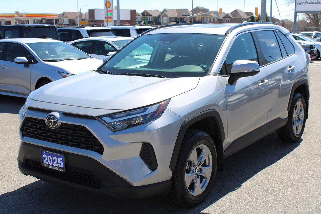 2025 Toyota RAV4 XLE AWD Photo2