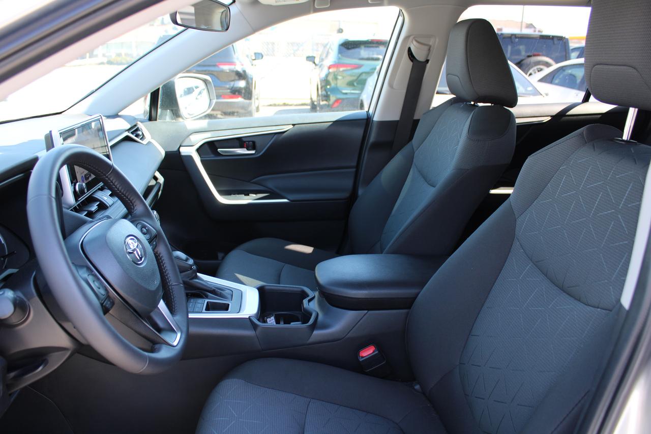 2025 Toyota RAV4 XLE AWD Photo