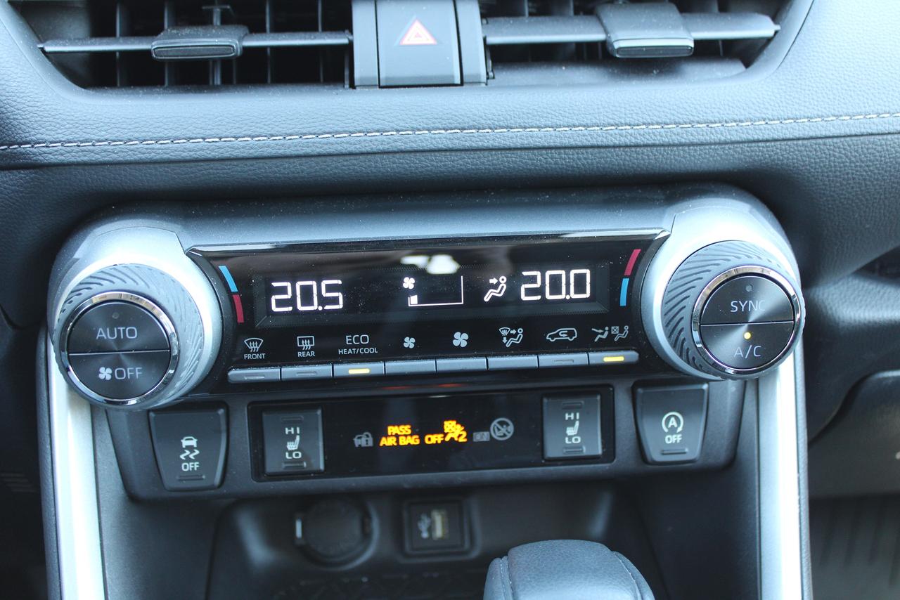 2025 Toyota RAV4 XLE AWD Photo