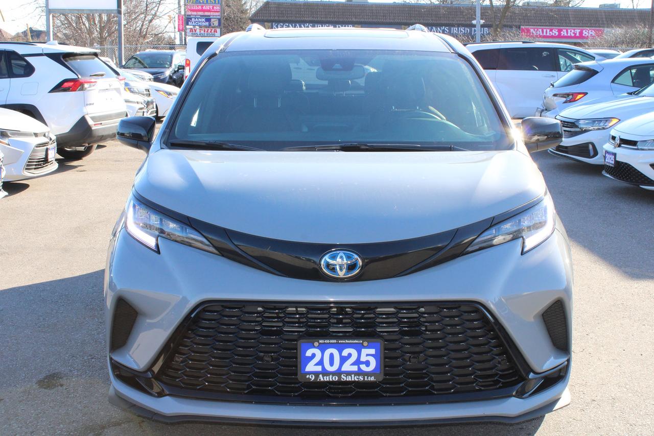 2025 Toyota Sienna XSE Photo