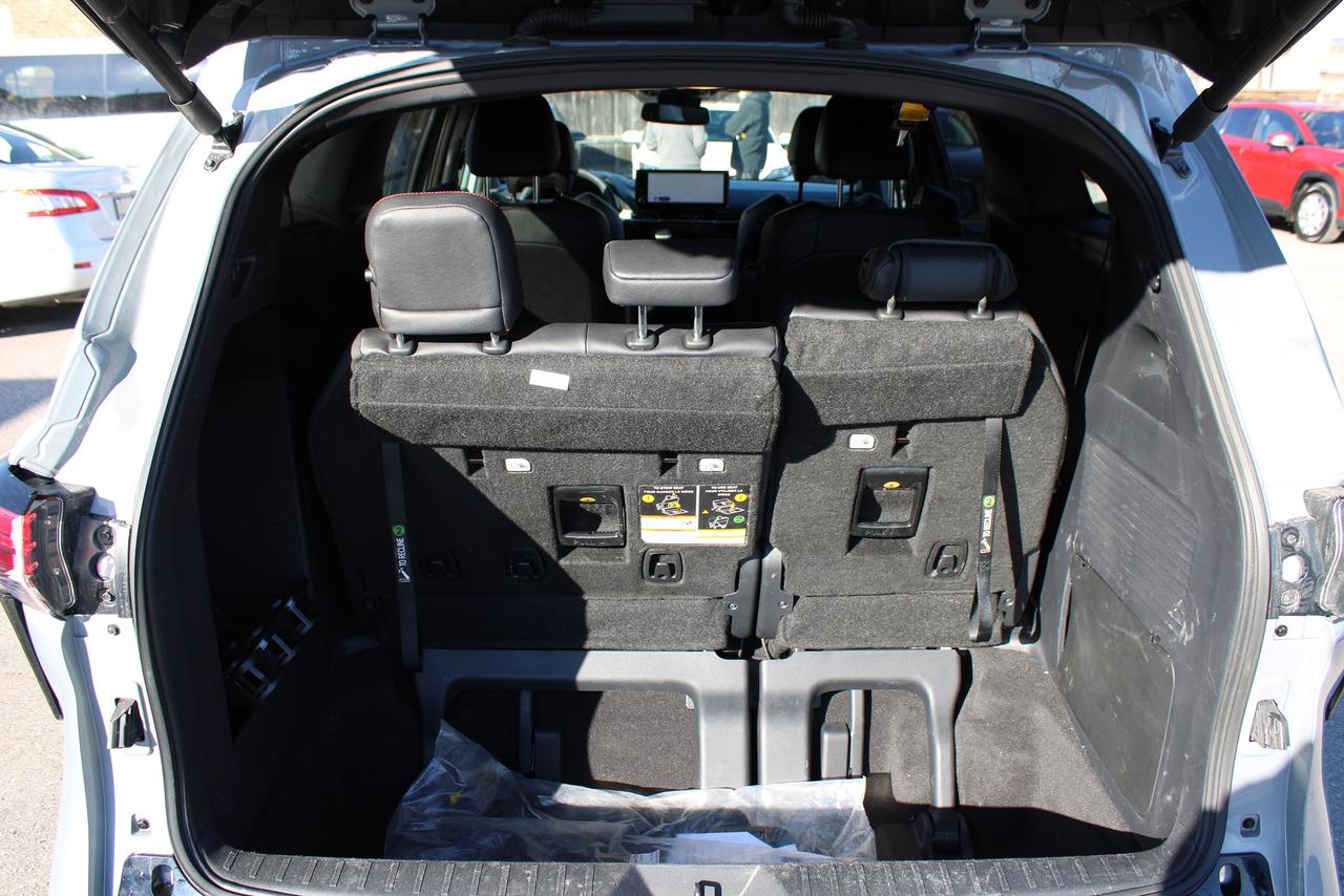 2025 Toyota Sienna XSE Photo