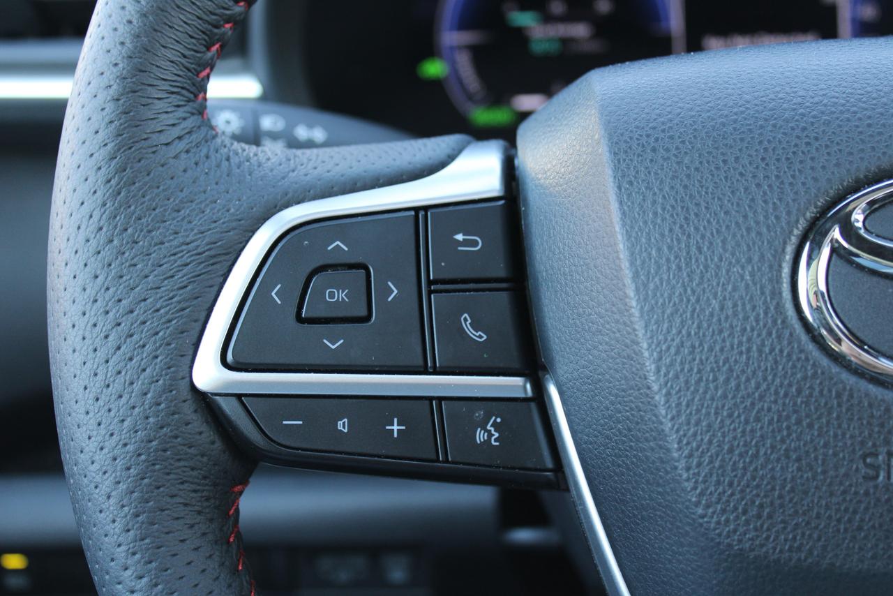 2025 Toyota Sienna XSE Photo