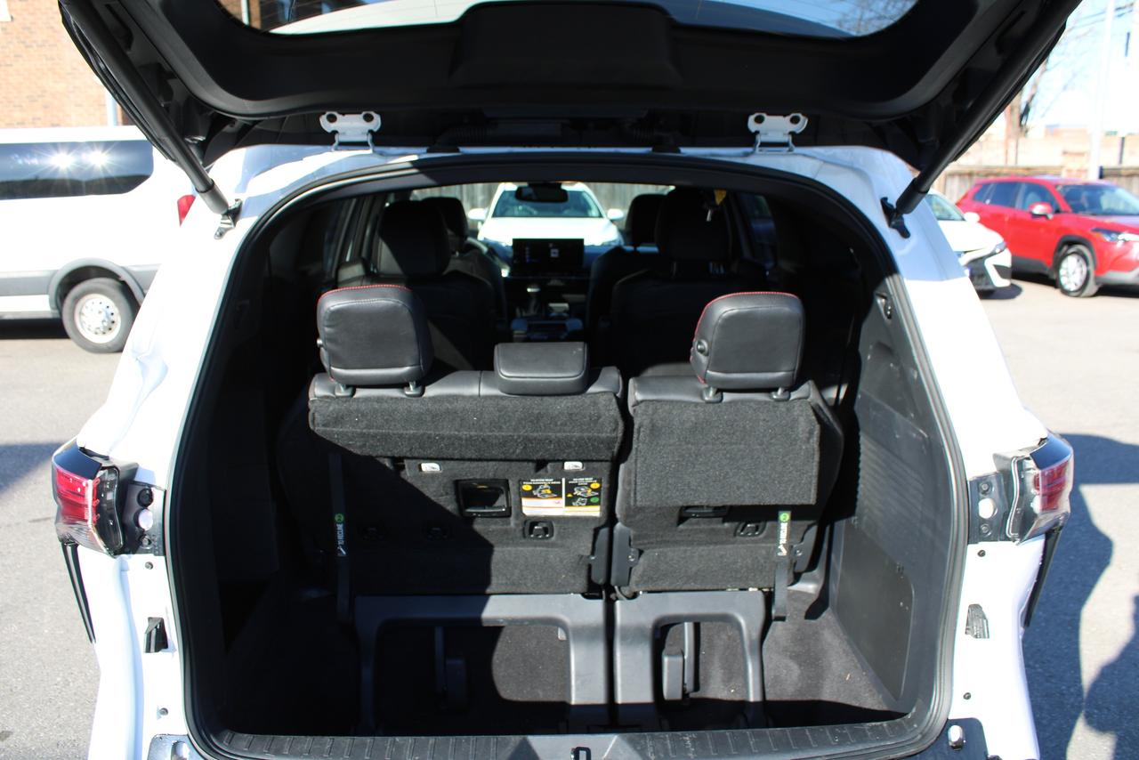 2025 Toyota Sienna XSE Photo