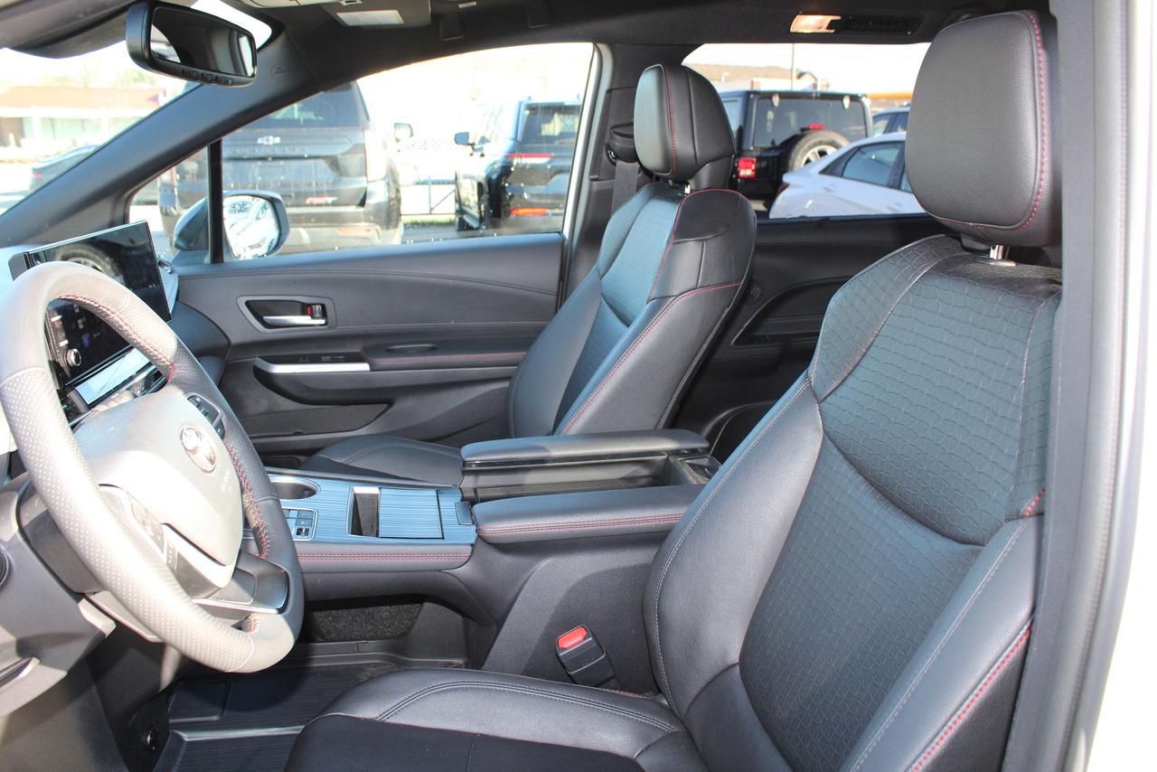 2025 Toyota Sienna XSE Photo