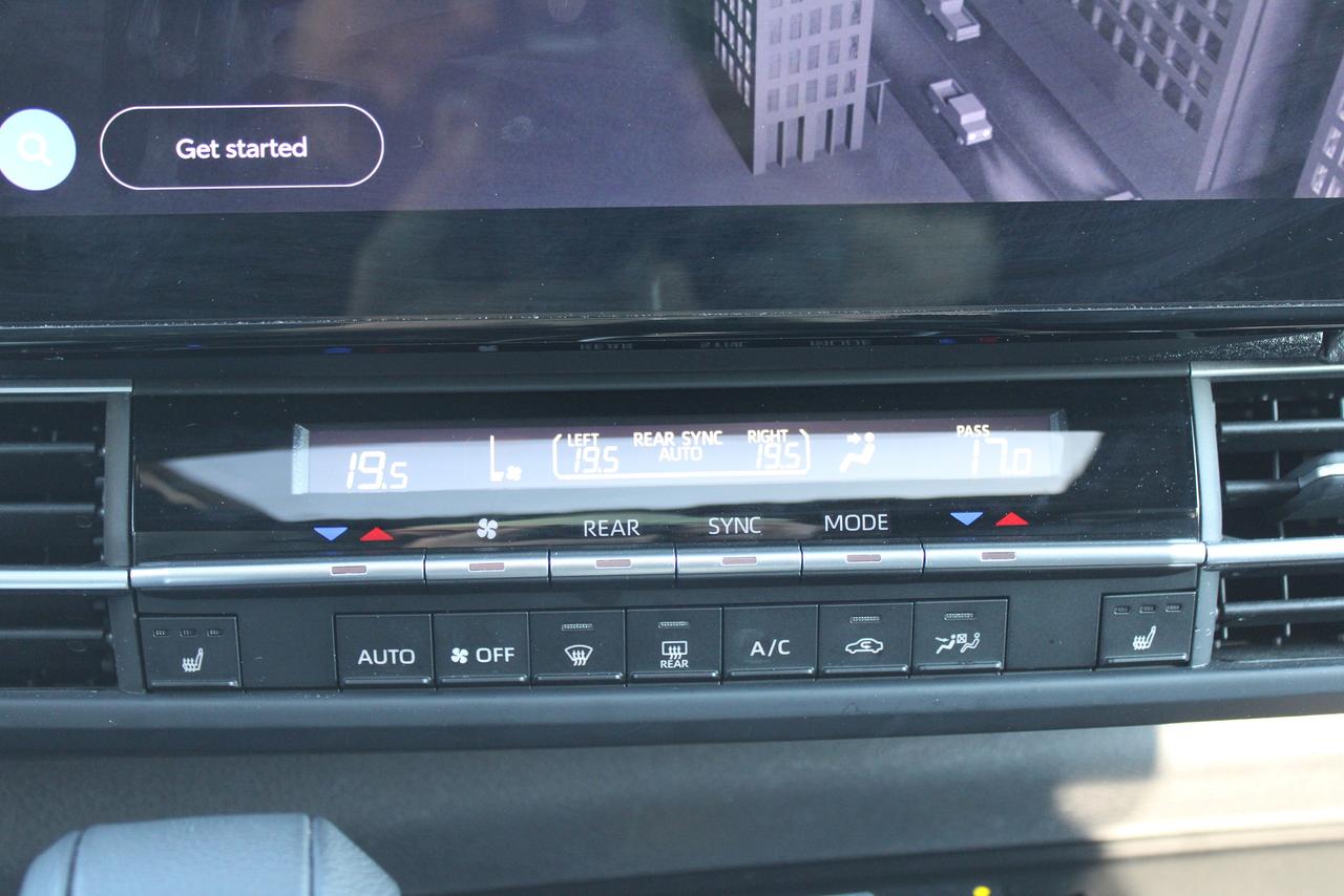 2025 Toyota Sienna XSE Photo