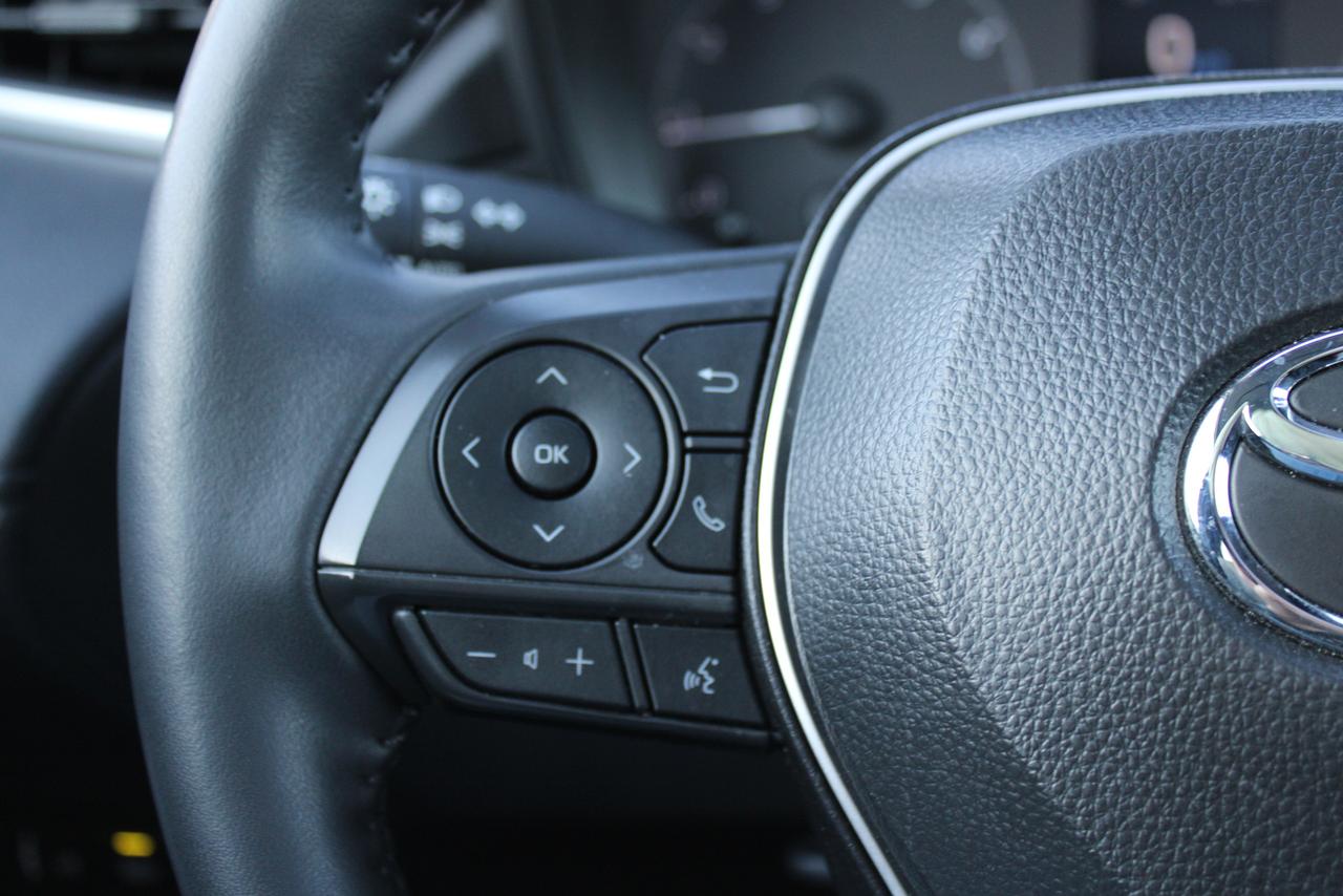 2025 Toyota Corolla Cross LE PLUS AWD Photo