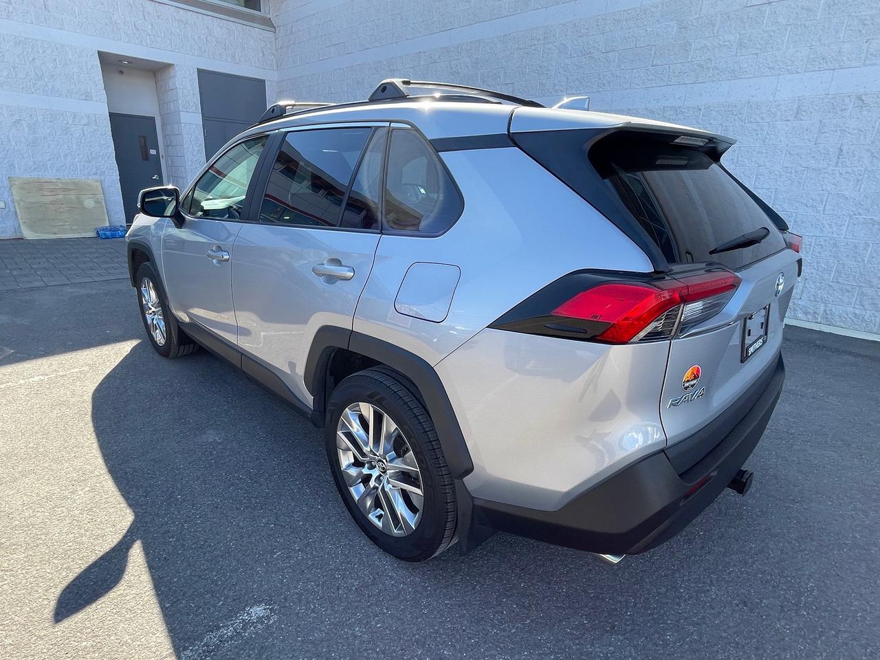 2020 Toyota RAV4  Photo4